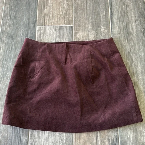 Zara Faux Suede Mini Skirt | Size Small | Rich Burgundy - Picture 3 of 3